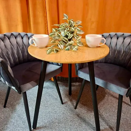 Orange Z Kuchnią I łazienką 3*