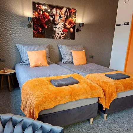 Hotel apartamentowy Orange Z Kuchnią I łazienką 3*